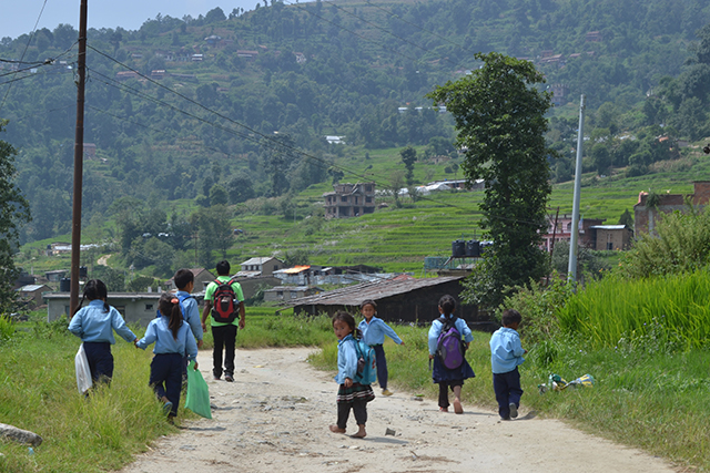 Niños en Jitpurphedi, una zona rural de Nepal.